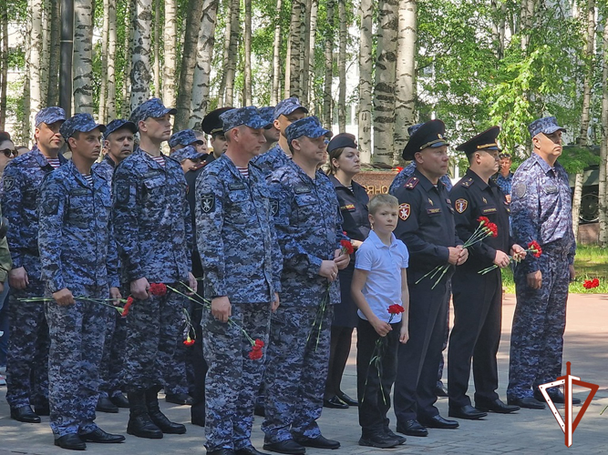 В день памяти и скорби Росгвардия почтила память участников Великой Отечественной войны  в Югре.