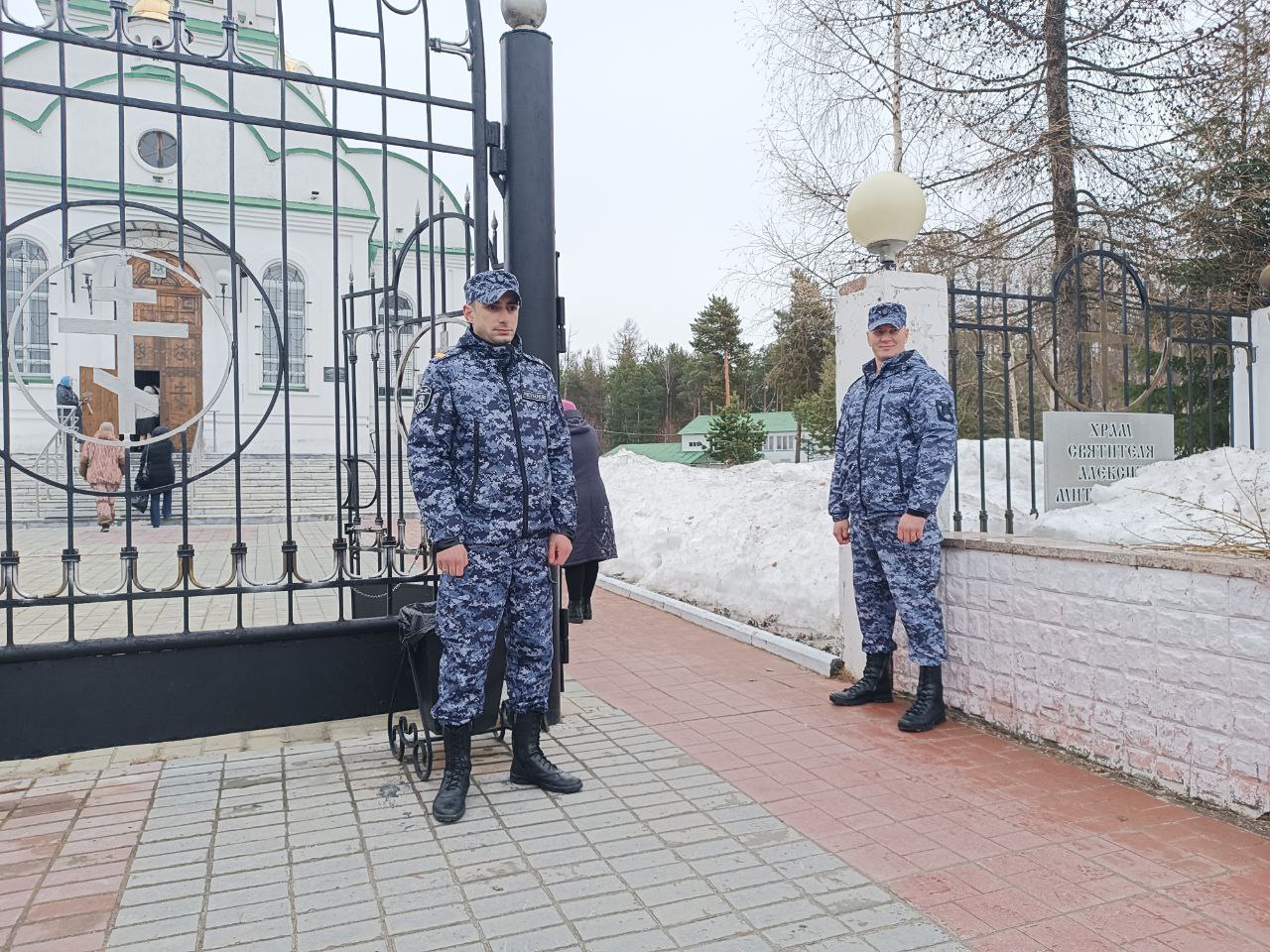 Росгвардия выполнила задачи по обеспечению безопасности празднования Вербного воскресенья в Югре.