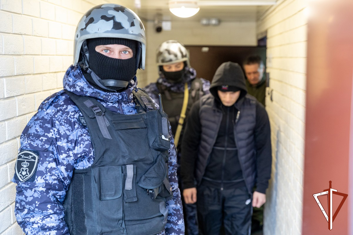 В Сургуте сотрудники Росгвардии задержали подозреваемых в незаконном хранении наркотических средств.