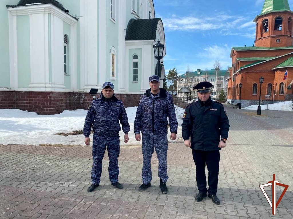 В Югре Росгвардия обеспечила правопорядок в период проведения  православного праздника Красная горка.