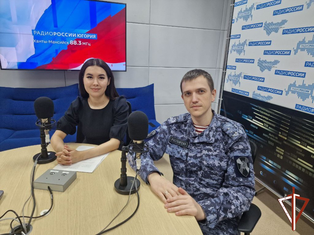 В Югре офицер Росгвардии принял участие в авторской радиопрограмме, посвященной Дню психологических подразделений ведомства.