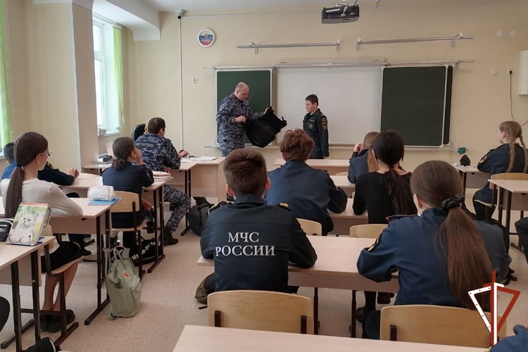 В Югре сотрудники Росгвардии провели патриотические мероприятия.