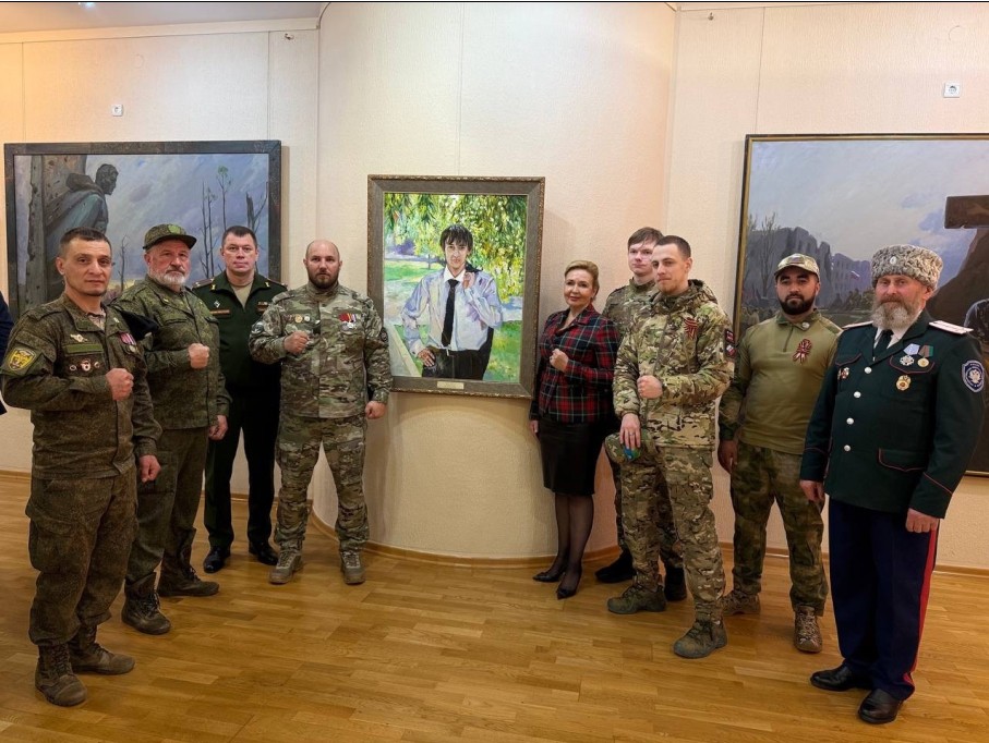 «Югра-Донбасс. Память сердца»: выставка, объединяющая героев фронта и тыла.