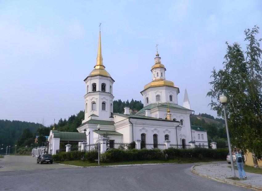 Церковь Покрова Пресвятой Богородицы.