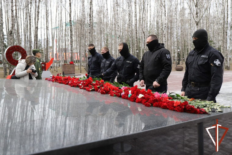 Росгвардия присоединилась к эстафете «Огонь жизни» в поддержку донорства костного мозга. Росгвардия присоединилась к эстафете «Огонь жизни» в поддержку донорства костного мозга.