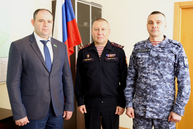 В Югре обсудили вопросы взаимодействия Росгвардии и общественного движения «Гвардейская смена». В Югре обсудили вопросы взаимодействия Росгвардии и общественного движения «Гвардейская смена».